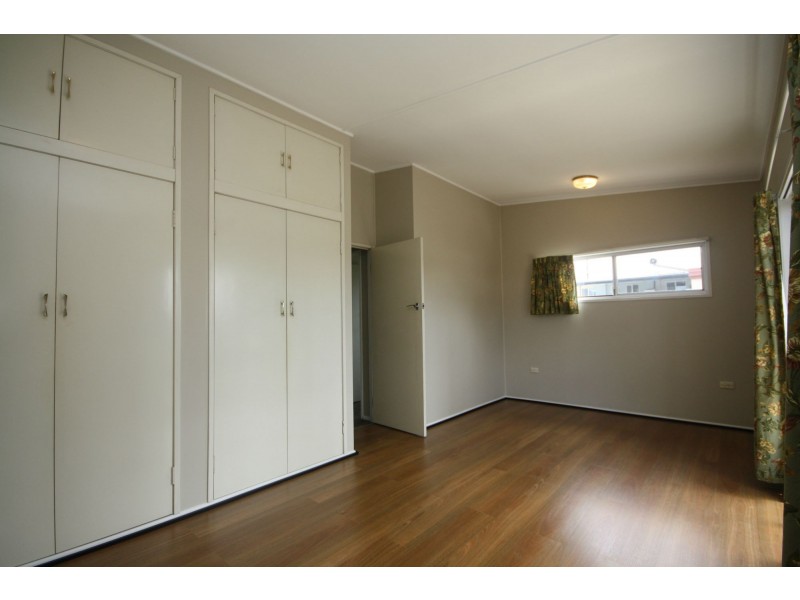 305 Anzac Avenue St, Kippa-ring QLD 4021