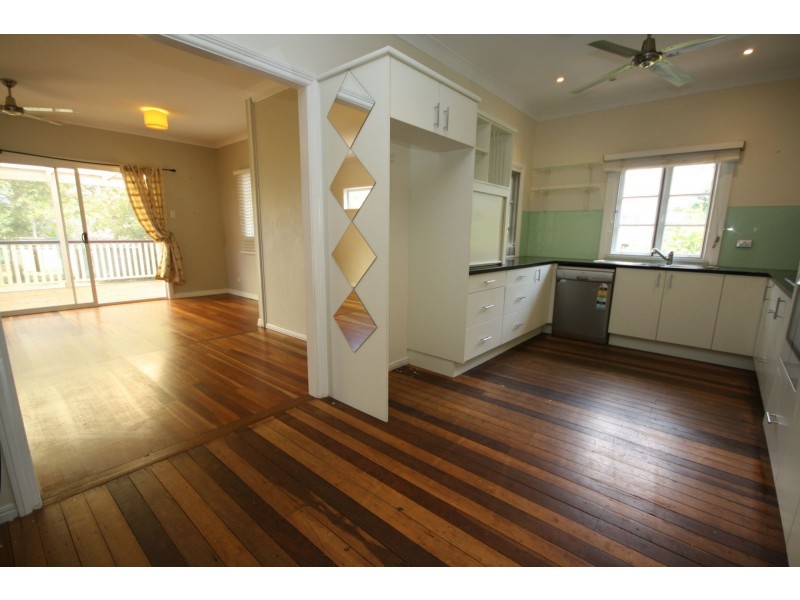 71 Sorrento Street St, Margate QLD 4019