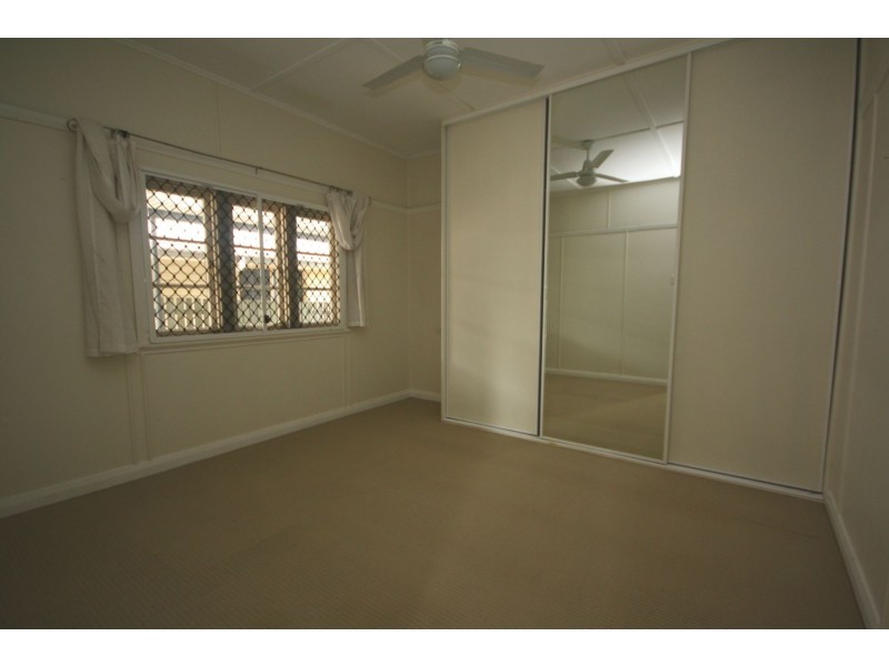 71 Sorrento Street St, Margate QLD 4019