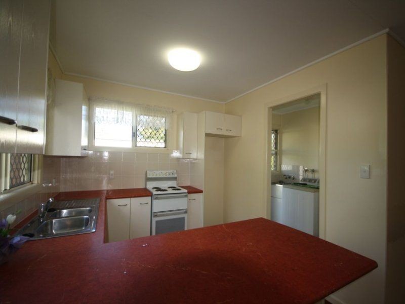 2 Hanlon Street, Scarborough QLD 4020