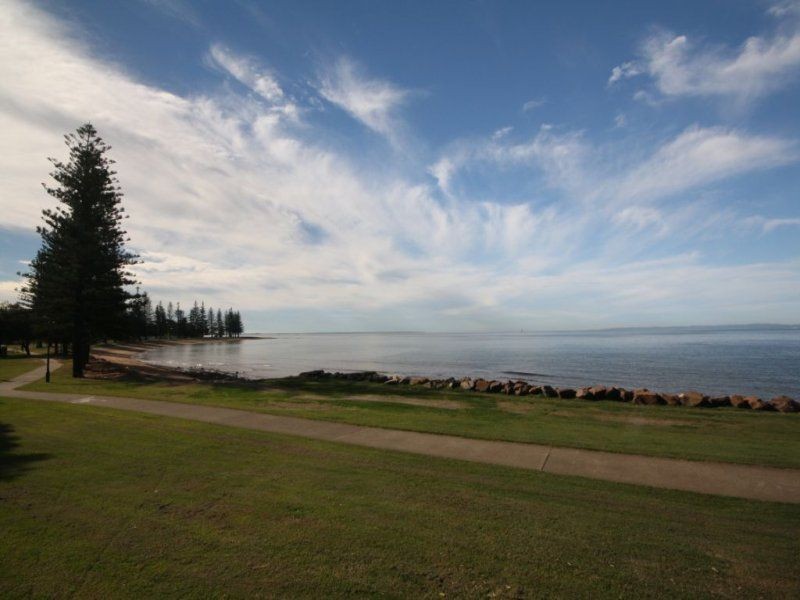 2 Hanlon Street, Scarborough QLD 4020