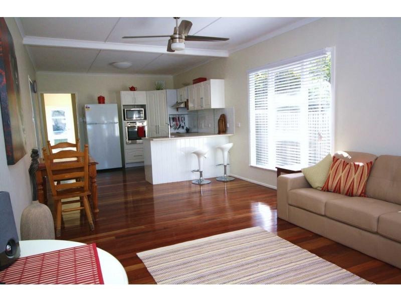 34 Redbank Road, Redcliffe QLD 4020