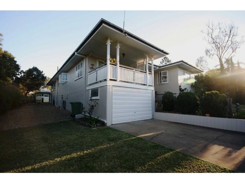 22 Elizabeth Street, Esk QLD 4312