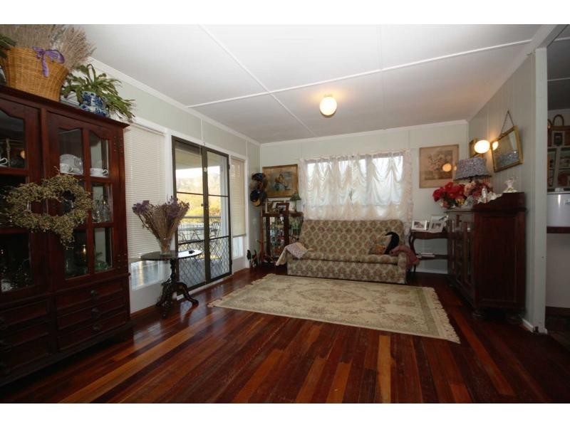 22 Elizabeth Street, Esk QLD 4312