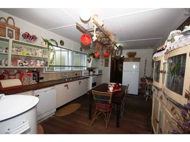 22 Elizabeth Street, Esk QLD 4312