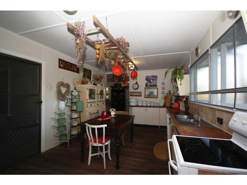 22 Elizabeth Street, Esk QLD 4312