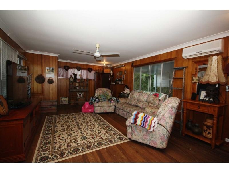 22 Elizabeth Street, Esk QLD 4312