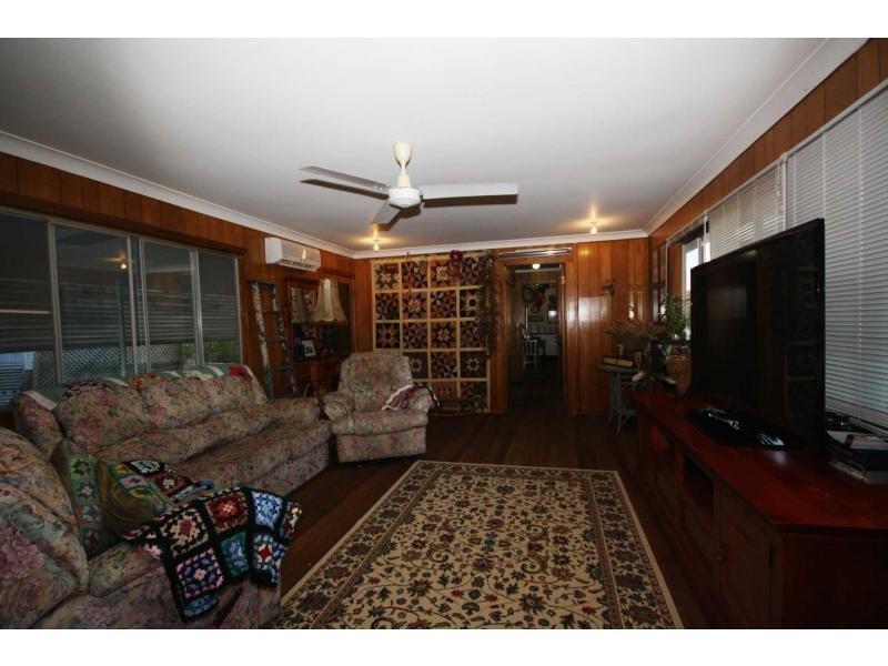 22 Elizabeth Street, Esk QLD 4312