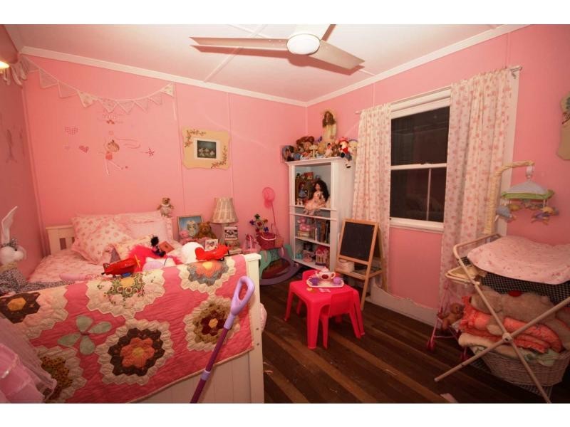 22 Elizabeth Street, Esk QLD 4312