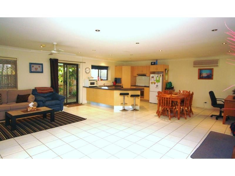 23 Daniel Court, Scarborough QLD 4020