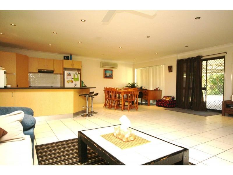 23 Daniel Court, Scarborough QLD 4020