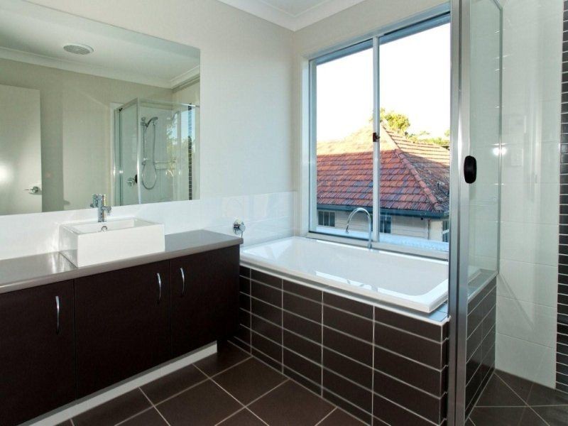 24 Clifford Street, Woody Point QLD 4019