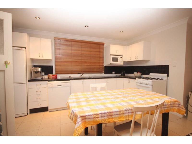 30 Central Avenue, Scarborough QLD 4020