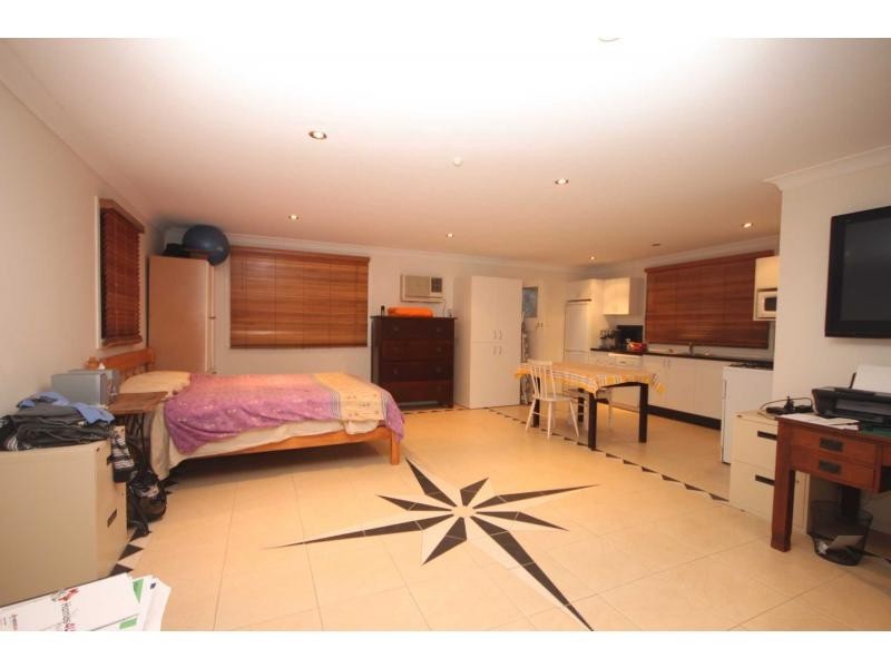 30 Central Avenue, Scarborough QLD 4020