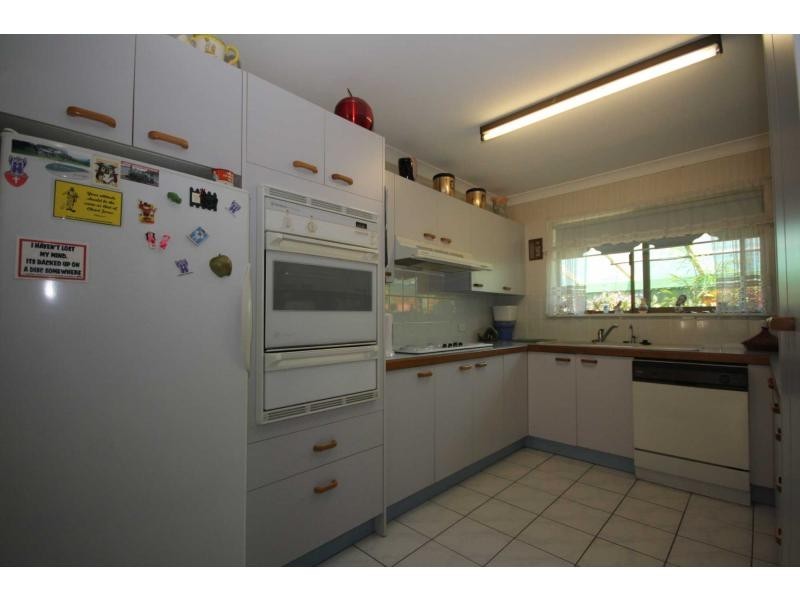 29 Beacon Crescent, Newport QLD 4020