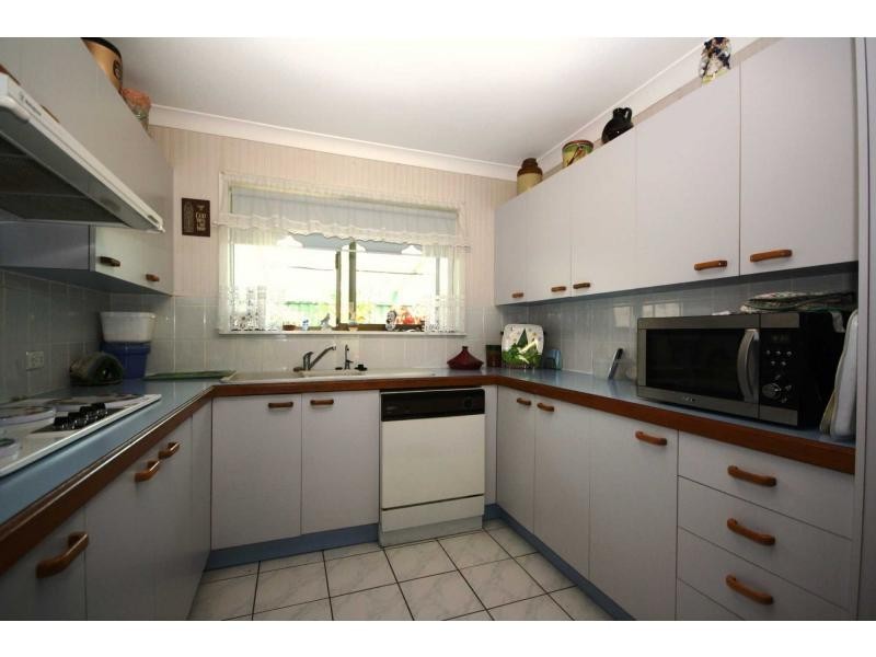 29 Beacon Crescent, Newport QLD 4020