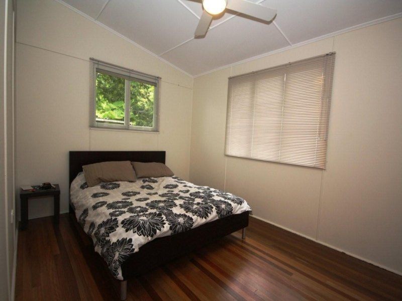 16 Barron Road, Margate QLD 4019