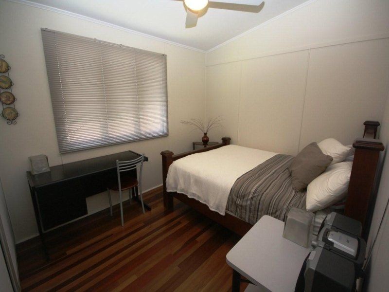 16 Barron Road, Margate QLD 4019