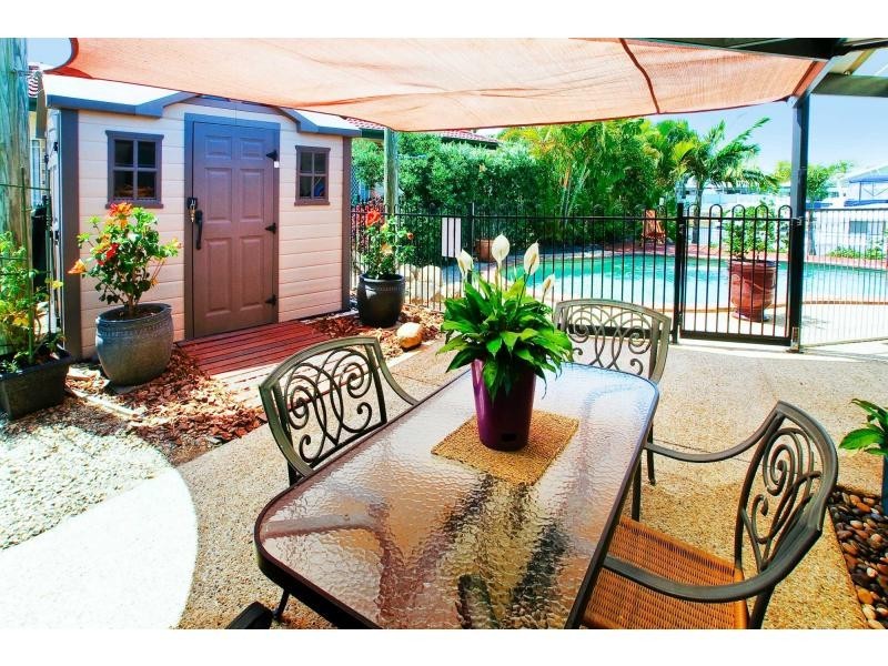 4 Fleetwing Avenue, Newport QLD 4020