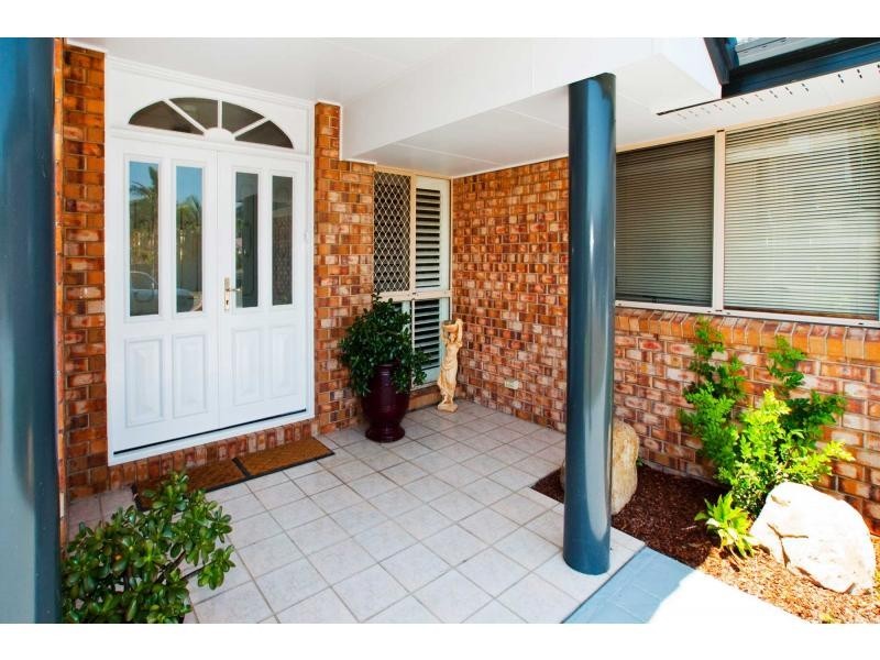 4 Fleetwing Avenue, Newport QLD 4020