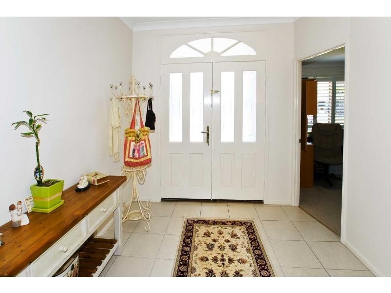 4 Fleetwing Avenue, Newport QLD 4020