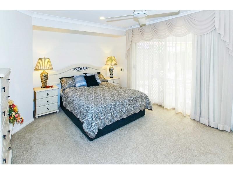 4 Fleetwing Avenue, Newport QLD 4020