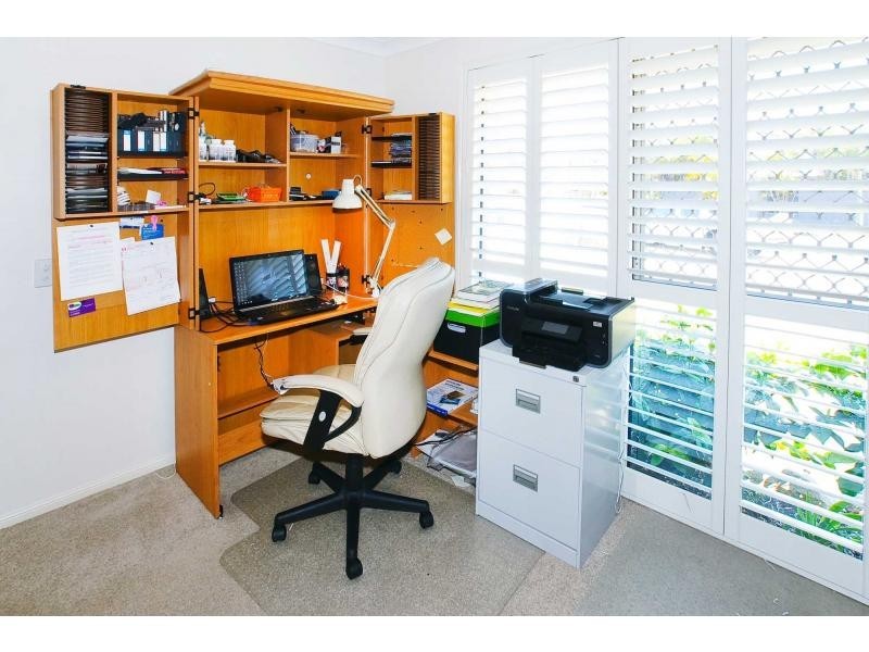 4 Fleetwing Avenue, Newport QLD 4020