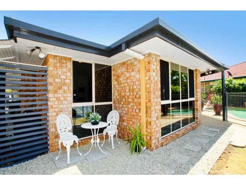 4 Fleetwing Avenue, Newport QLD 4020