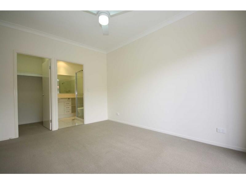 Unit 2/15 valerie Street, Clontarf QLD 4019