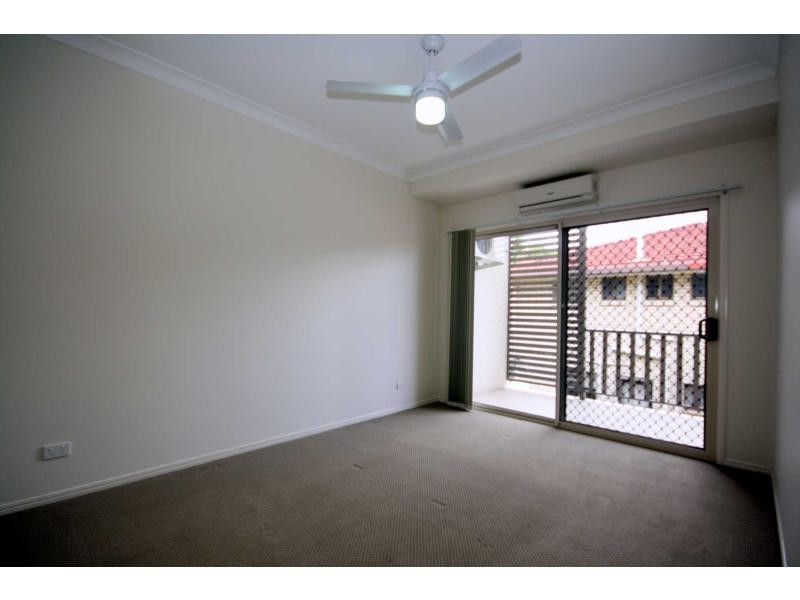 Unit 2/15 valerie Street, Clontarf QLD 4019