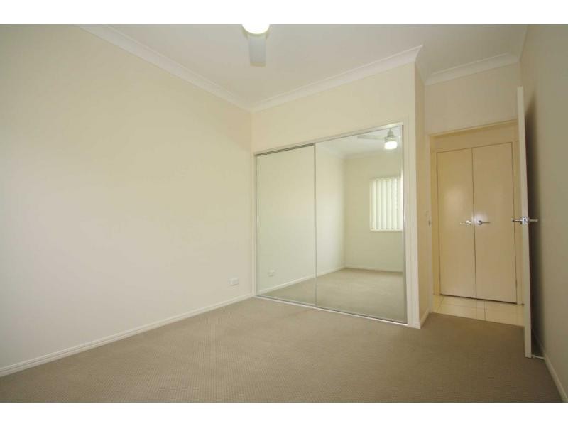 Unit 2/15 valerie Street, Clontarf QLD 4019