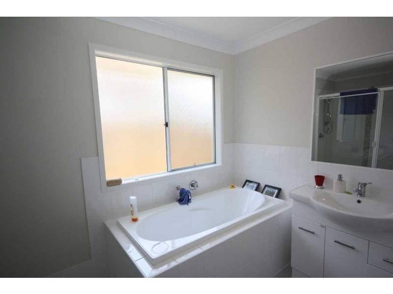 1A Edwin Street, Redcliffe QLD 4020