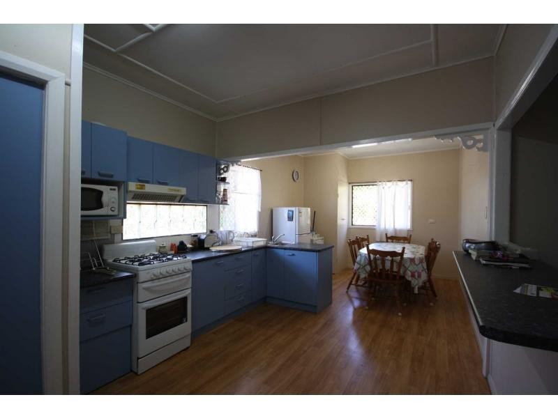 13 Scarborough Road, Redcliffe QLD 4020