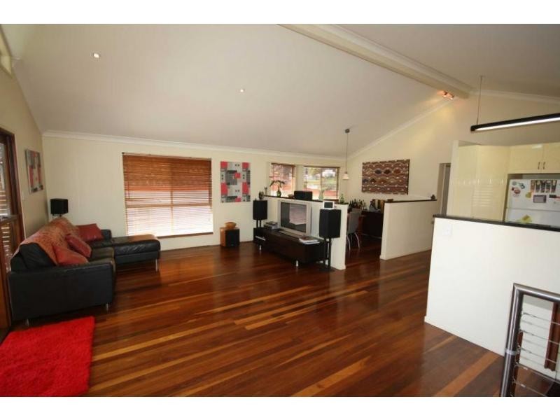 25 Thurecht Parade, Scarborough QLD 4020