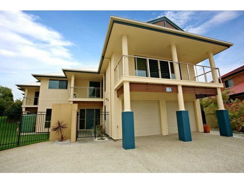 35 Aurora Place, Newport QLD 4020