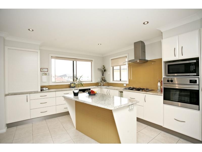 35 Aurora Place, Newport QLD 4020