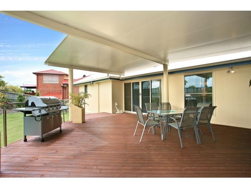 35 Aurora Place, Newport QLD 4020