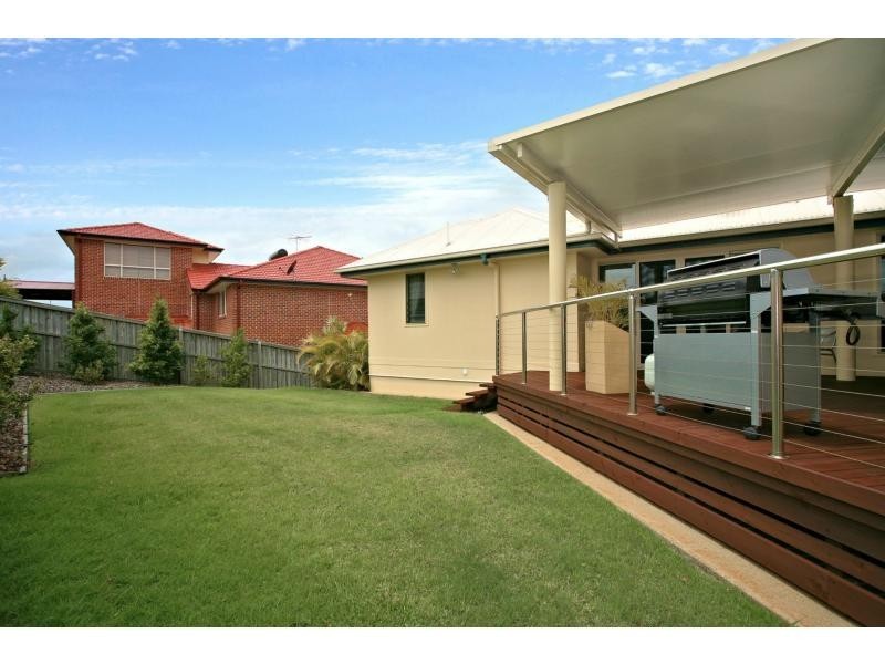 35 Aurora Place, Newport QLD 4020