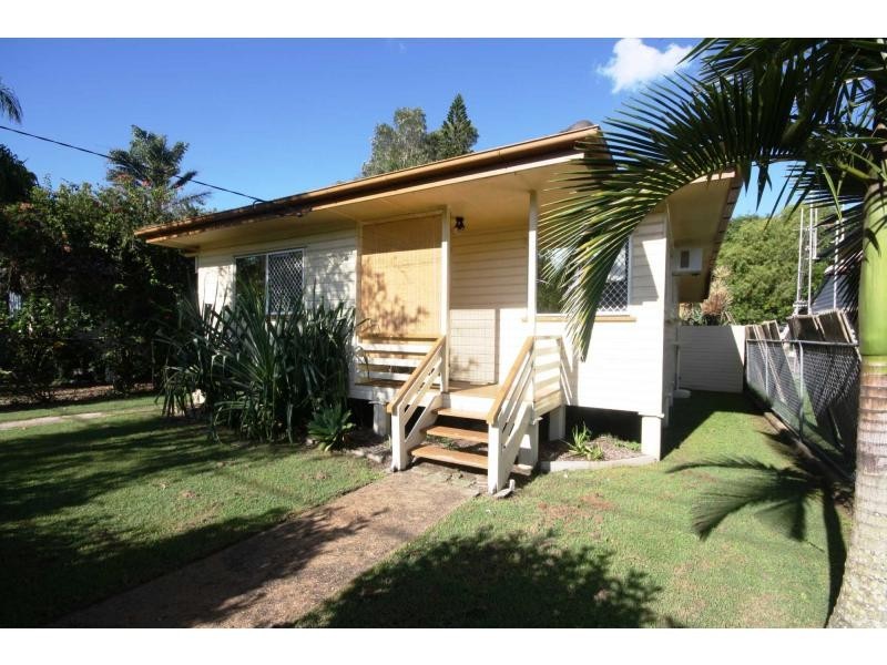35 Yacht Street, Clontarf QLD 4019