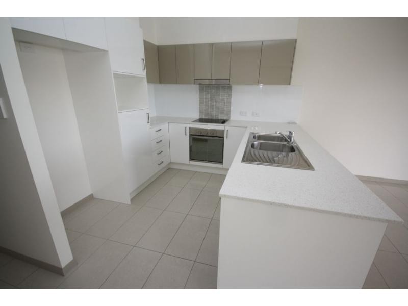 2/7 Sutton Street, Redcliffe QLD 4020