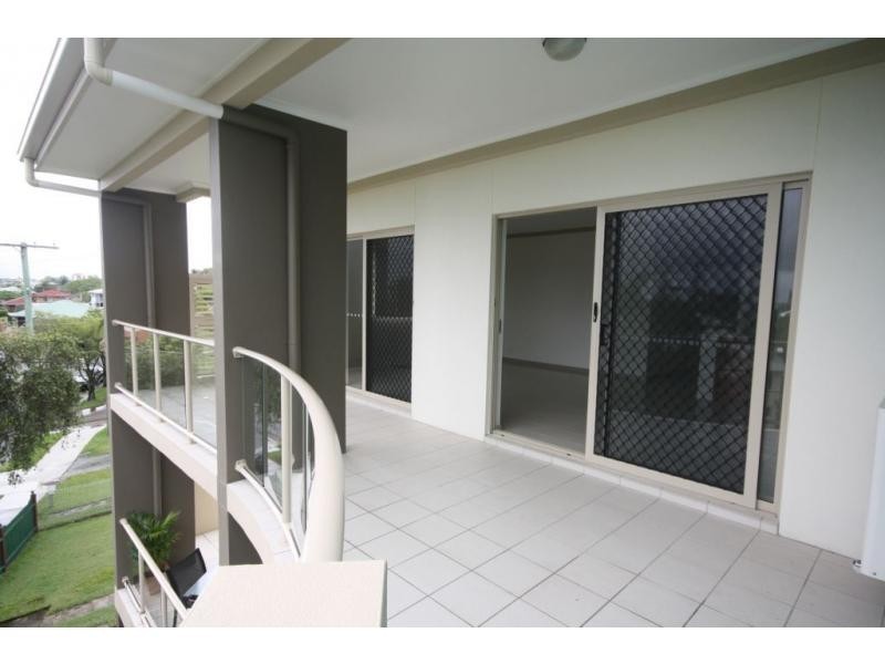 2/7 Sutton Street, Redcliffe QLD 4020