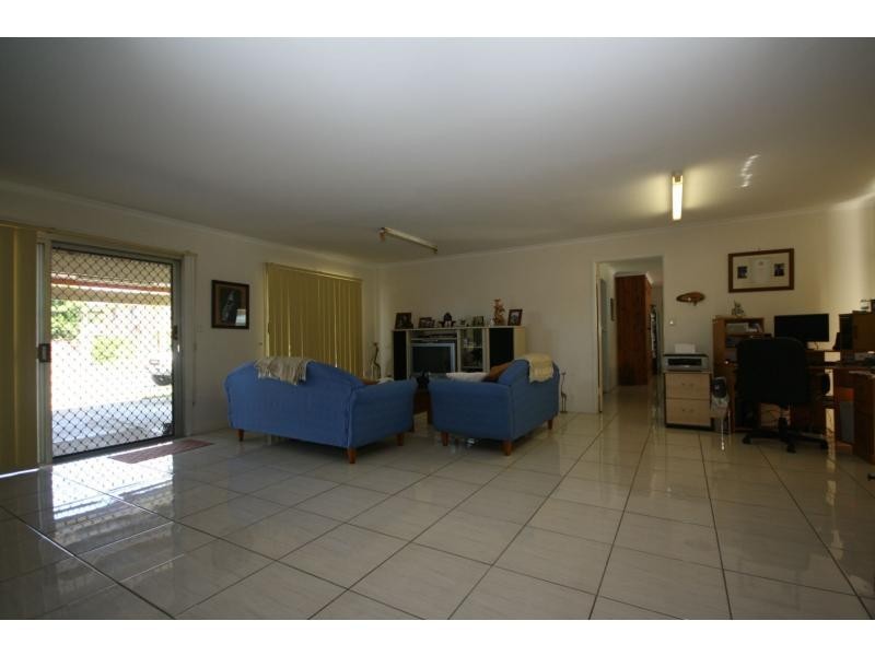 25 Arrakune Crescent, Kallangur QLD 4503