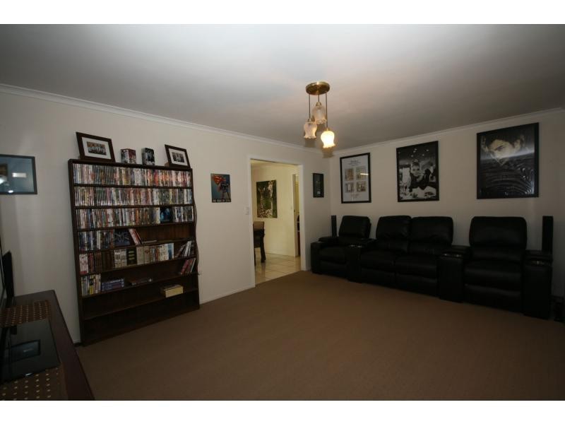 25 Arrakune Crescent, Kallangur QLD 4503