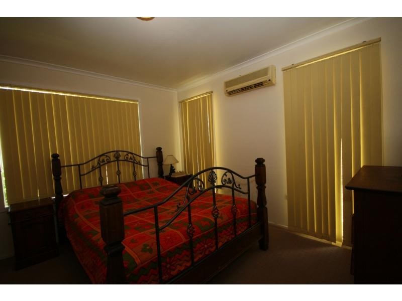 25 Arrakune Crescent, Kallangur QLD 4503