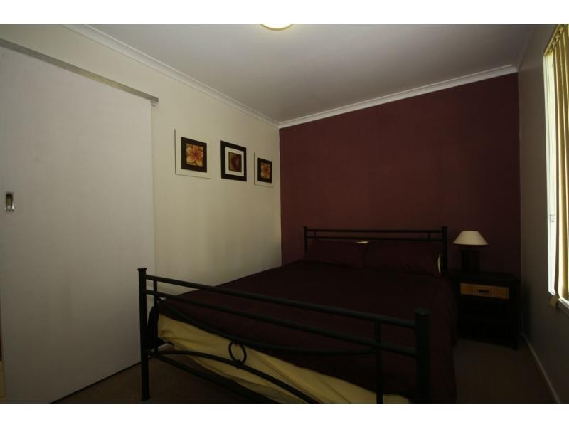25 Arrakune Crescent, Kallangur QLD 4503