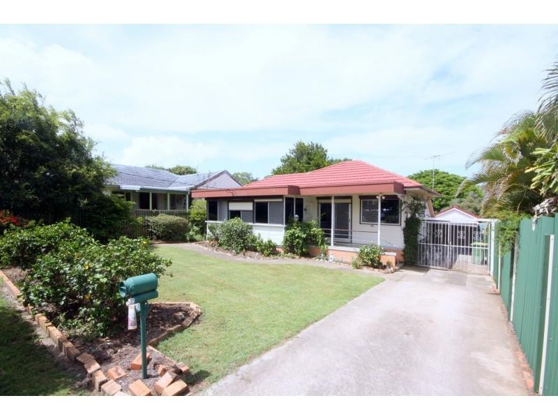 90 Thomas Street, Clontarf QLD 4019