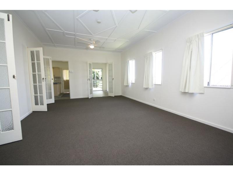 14 King Street, Woody Point QLD 4019