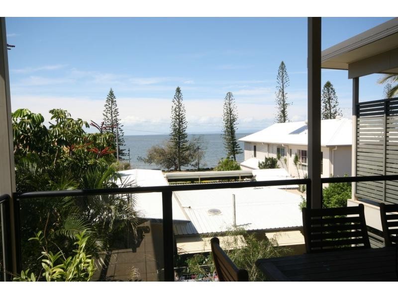 1/182 Prince Edward Parade, Scarborough QLD 4020