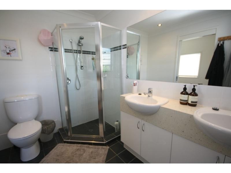 1/182 Prince Edward Parade, Scarborough QLD 4020