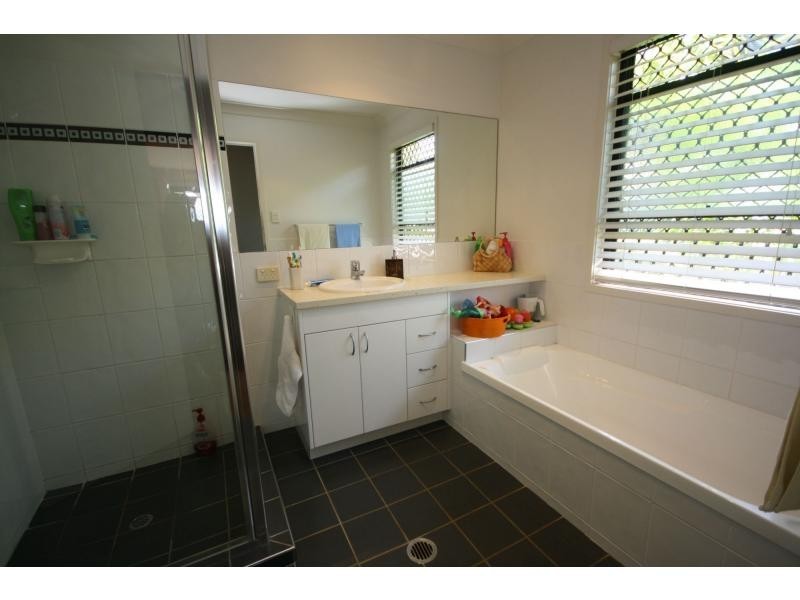 1/182 Prince Edward Parade, Scarborough QLD 4020
